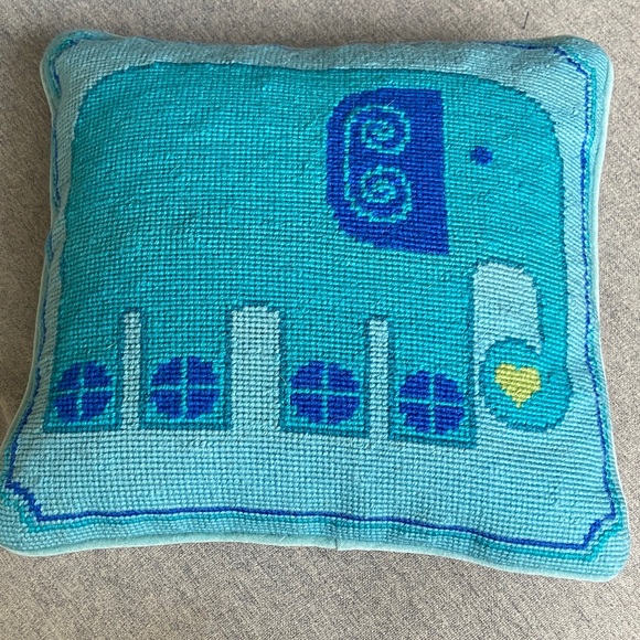 Rare Jonathan Adler Teal Needlpoint Accent Pillow Velvet back! 11x11